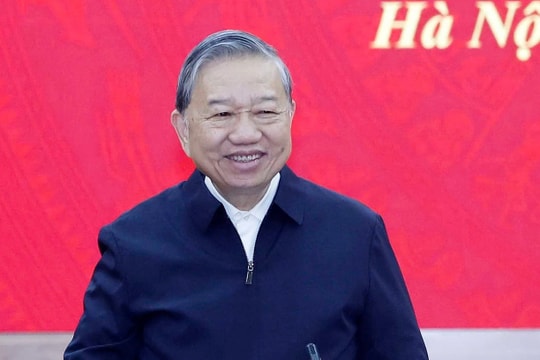 Tổng Bí thư: Đổi mới mô hình phát triển phải đứng trên mảnh đất thực tiễn Việt Nam