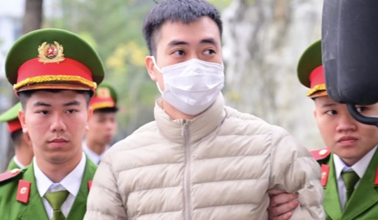 Nói lời sau cùng, Tổng giám đốc Z Holding xin lỗi khách hàng đã dùng sữa "chưa đạt"