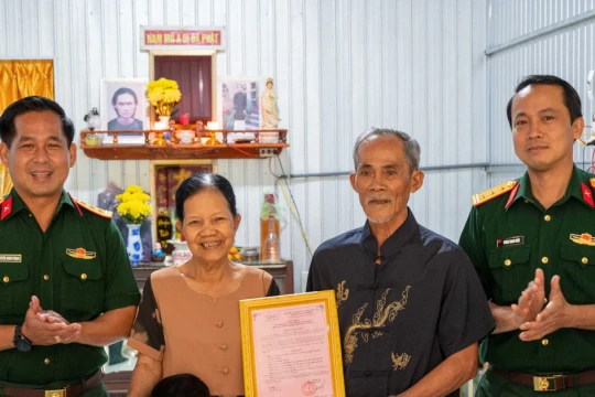 Bộ Tư lệnh Quân khu 9 bàn giao nhà 'Tình đồng đội' cho hộ khó khăn ở An Giang