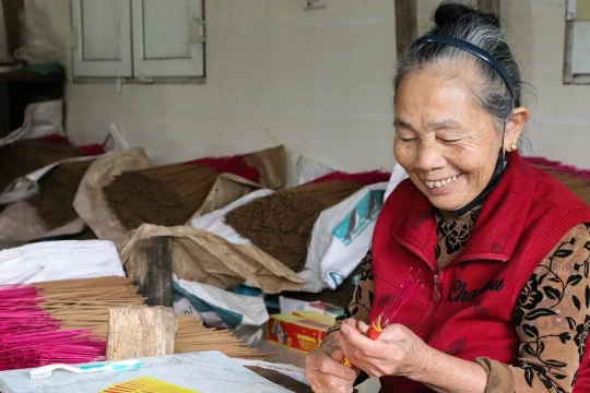 Làng hương xứ Nghệ xuyên đêm làm hàng xuất ngoại