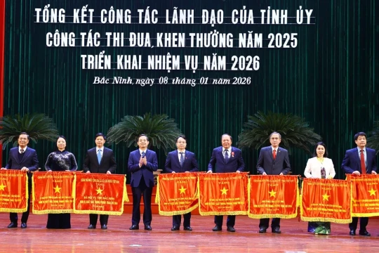 Sở GD&ĐT Bắc Ninh nhận Cờ thi đua của Chính phủ