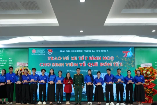 Trường Đại học Đông Á tặng 350 vé xe Tết đến sinh viên khó khăn năm 2026