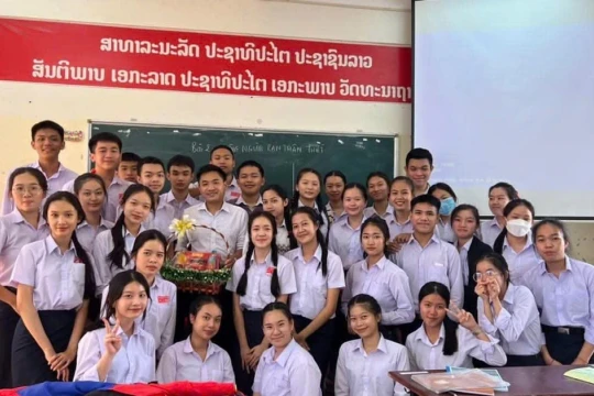 Người thầy vun đắp tình hữu nghị Việt - Lào