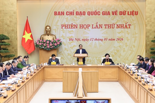 Thủ tướng chủ trì phiên họp thứ nhất Ban Chỉ đạo quốc gia về dữ liệu