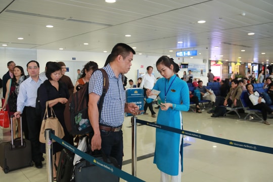 Ai đi nước ngoài cũng phải biết: Cách kiểm tra bản thân có bị tạm hoãn xuất cảnh, bị nợ thuế hay không?