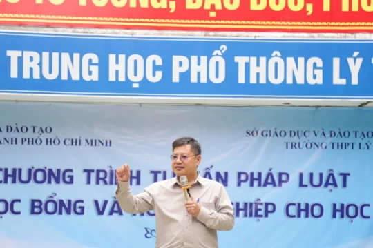 Tăng cường hiểu biết pháp luật cho học sinh phổ thông tại Khánh Hòa