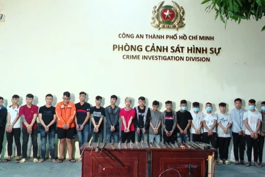 Công an triệu tập 19 thanh thiếu niên hỗn chiến ở TPHCM