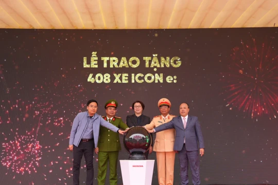 408 xe Honda ICON e: – Hành trình xanh, an toàn vì giao thông học đường