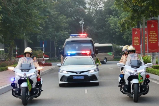 Công an Hà Nội diễn tập phương án dẫn đoàn, xếp xe phục vụ Đại hội XIV của Đảng