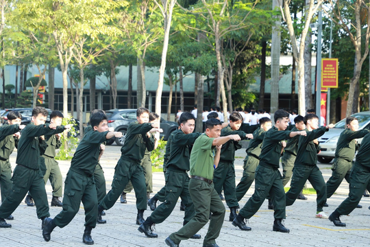 Trường ĐH An ninh Nhân dân huấn luyện bảo vệ Đại hội lần thứ XIV của Đảng
