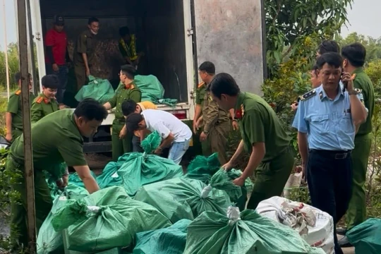 Hơn 4 tấn mỹ phẩm không rõ nguồn gốc chuẩn bị bán ra thị trường