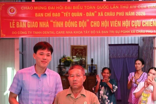 Trao nhà 'Tình đồng đội' cho hội viên Hội Cựu chiến binh khó khăn ở An Giang