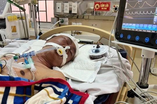 Cơn đột quỵ cướp đi người thầy, để lại gia đình trong cơn bão tố