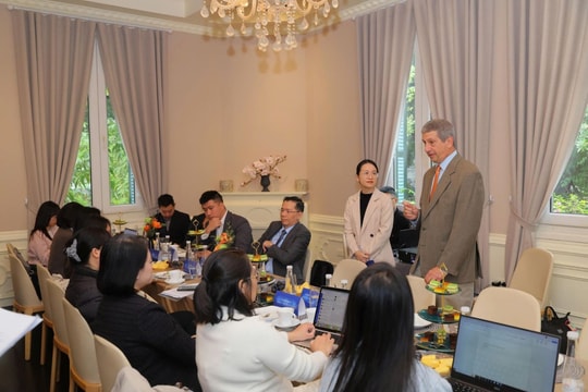 Việt Nam trong tiến trình chuyển đổi và phát triển kinh tế của ASEAN