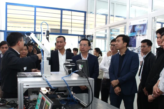 Trường Đại học Sư phạm Kỹ thuật Đà Nẵng tiếp nhận phòng thí nghiệm tự động hóa