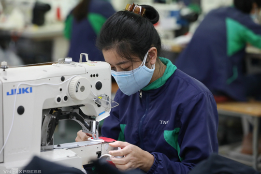 Đề xuất giảm dần giờ làm việc khối doanh nghiệp mỗi tuần xuống 40