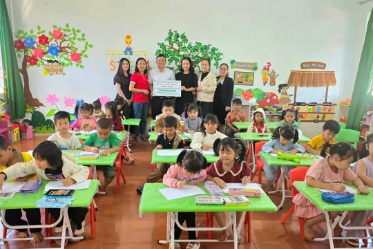 Lòng nhân ái và trách nhiệm nghề nghiệp cùng vun bồi cho thế hệ trẻ