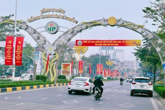 Phú Thọ rực rỡ cờ hoa hướng về Đại hội XIV của Đảng