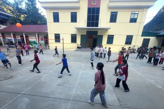 Đầu tư đồng bộ trường nội trú, bán trú tạo nền tảng cho giáo dục vùng khó