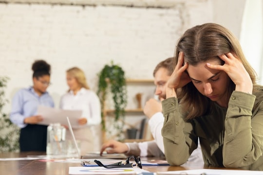 Tử vi hôm nay: Điểm tên 4 con giáp nên thận trọng ngày 17/1/2026, sóng gió rình rập