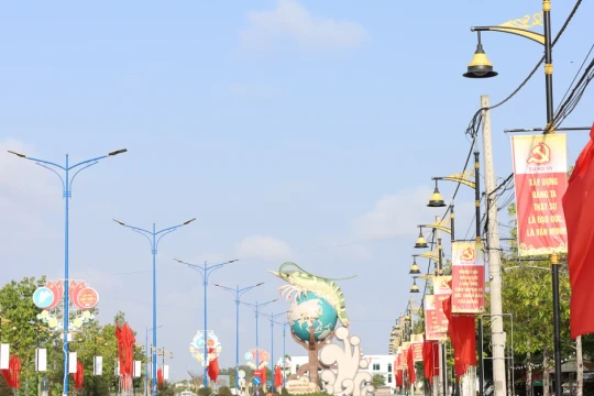 Đội ngũ nhà giáo, học sinh, sinh viên vùng Đất Mũi hướng về Đại hội XIV của Đảng