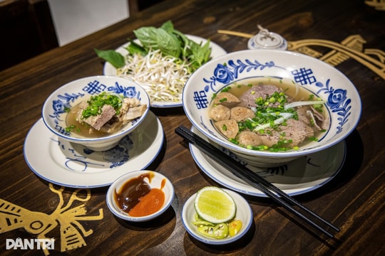 Tô phở có giá 260.000 đồng ở Bảo tàng Phở TPHCM khác gì với quán vỉa hè?