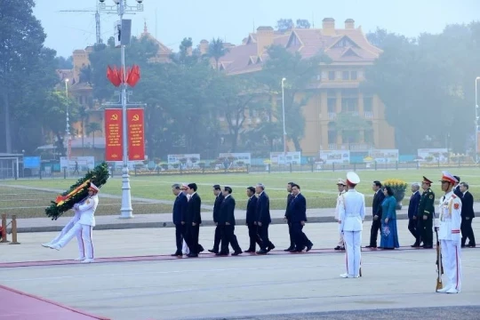 Đại biểu dự Đại hội XIV của Đảng vào Lăng viếng Chủ tịch Hồ Chí Minh