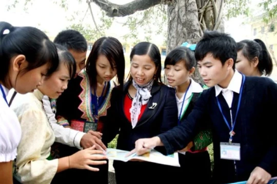 Hiện thực mục tiêu tuyển mới hằng năm 2.000-2.500 sinh viên dân tộc thiểu số