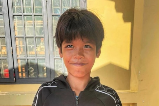 Hành động của cậu học trò nghèo nhận "bão tim" từ cộng đồng mạng