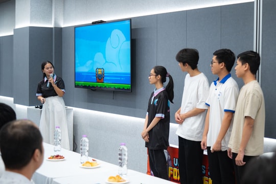 Sinh viên công nghệ học và làm game như đi làm thật