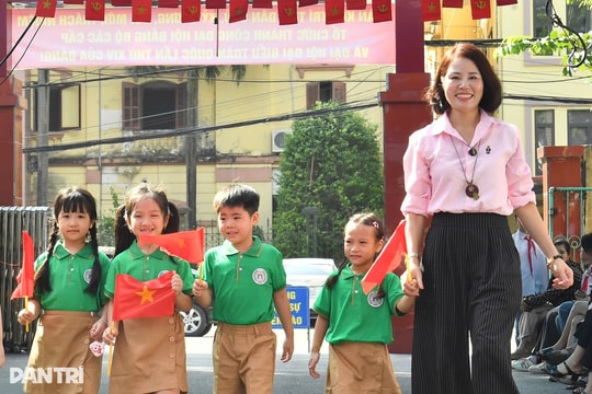 Quyền tuyển giáo viên chính thức thuộc về giám đốc Sở Giáo dục