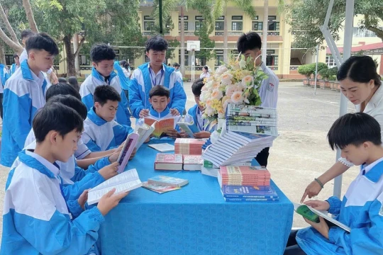 'Cú hích' cho văn hóa đọc học đường