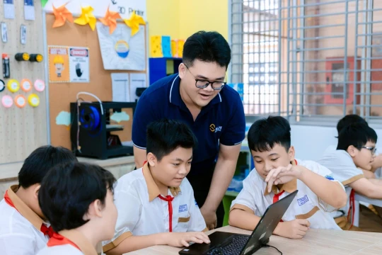 Bộ quy tắc ứng xử trong môi trường số: Bước đi cần thiết từ nhà trường