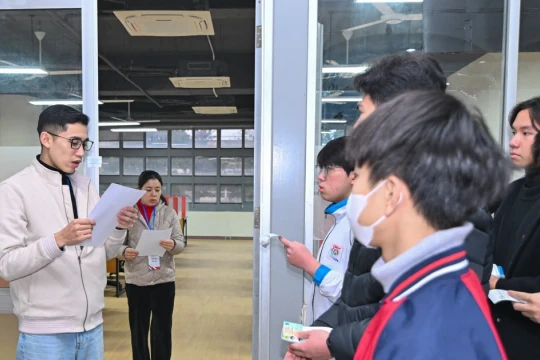 Những thí sinh đầu tiên tham dự kỳ thi đánh giá tư duy của ĐH Bách khoa Hà Nội