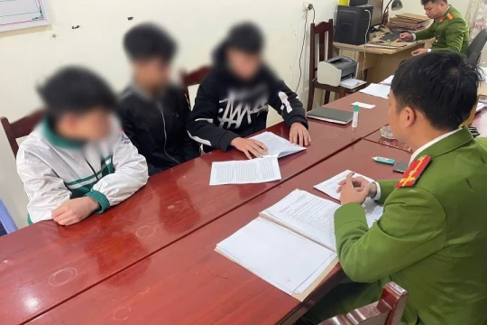 Công an Phú Thọ xử lý 3 học sinh chế tạo, tàng trữ pháo nổ