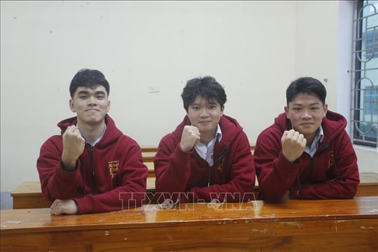 Ấn tượng 3 nam sinh trong một lớp cùng giành giải Nhất học sinh giỏi Quốc gia