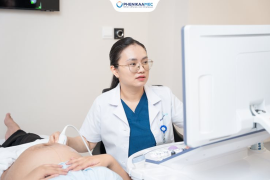 Nội soi buồng ối dẫn lưu dịch màng phổi thai nhi: Quy trình can thiệp chuyên sâu tại Trung tâm Y học Bào thai PhenikaaMec