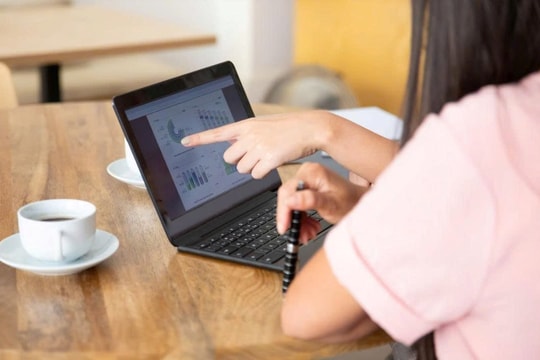 Giáo sư than thở mất sạch dữ liệu vì ChatGPT, không ngờ bị mạng xã hội cười nhạo