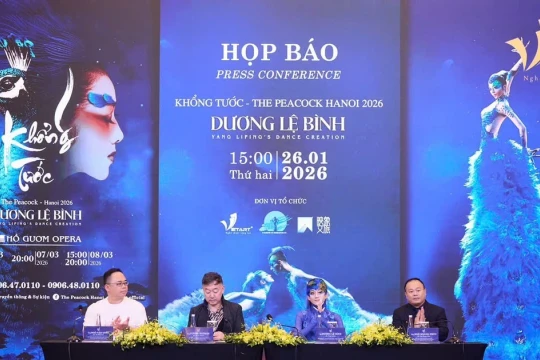 'Chim công làng múa' Dương Lệ Bình lần đầu tiên mang 'Khổng Tước' đến Hà Nội