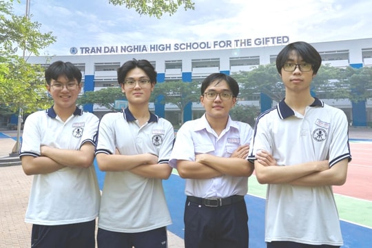Thành tích hiếm có của 4 nam sinh đạt giải nhất học sinh giỏi quốc gia
