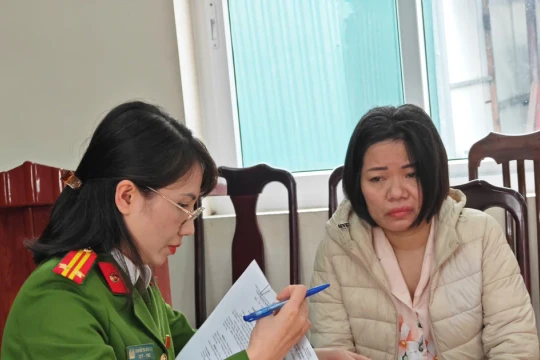 Công an Hà Nội khởi tố nữ giúp việc hành hạ cụ bà 82 tuổi