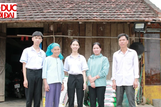 Nữ sinh người Tày vượt nghịch cảnh chinh phục giải Nhì quốc gia môn Lịch sử