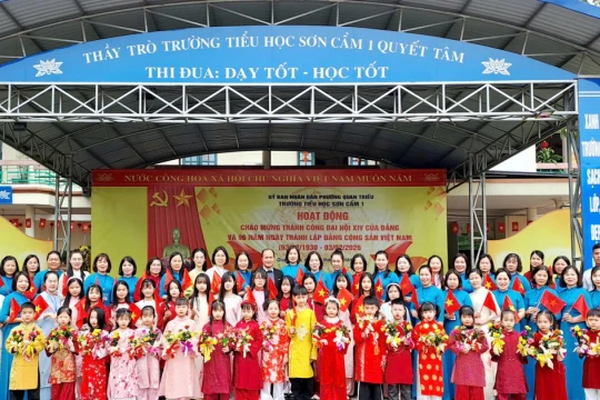 Sinh động hóa hoạt động giáo dục lí tưởng cho học trò