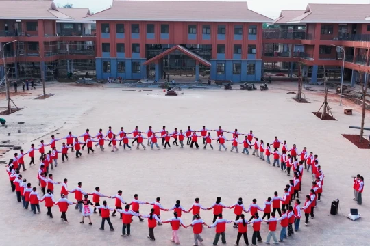 Kỳ vọng từ ngôi trường nội trú liên cấp đầu tiên nơi biên giới Si Pa Phìn