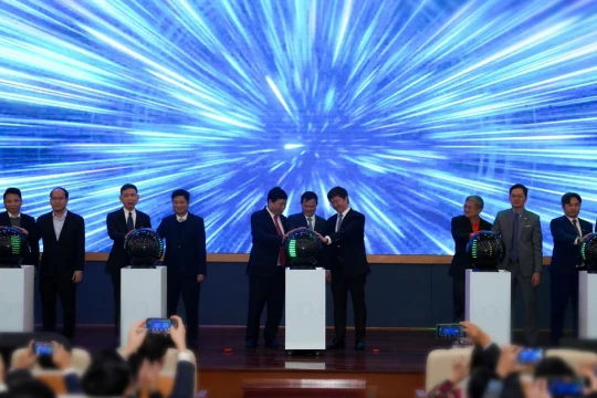 Thành lập nhà máy kiểm thử, đóng gói chip bán dẫn đầu tiên của Việt Nam