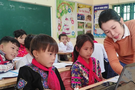 Thanh Hóa chỉ đạo dứt điểm trả tiền dạy vượt giờ của giáo viên trước tháng 3