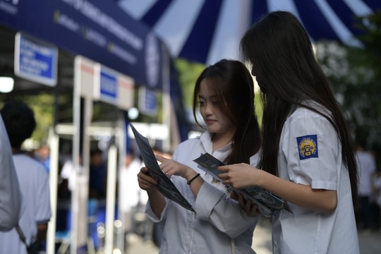 Tuyển sinh Đại học 2026: Thí sinh 'mắc kẹt' giữa các quy định