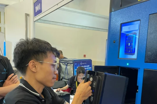 TPHCM cấp phép 91 vị trí lắp đặt tủ đổi pin xe điện trên vỉa hè