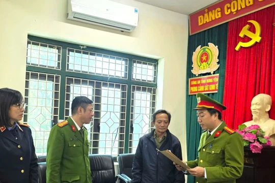 Công an Hưng Yên khởi tố đối tượng sản xuất hơn 1.000 gói mì chính giả