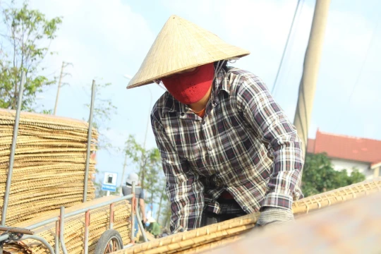 Làng bánh đa nem lâu đời nhất Hà Tĩnh đỏ bếp cả ngày